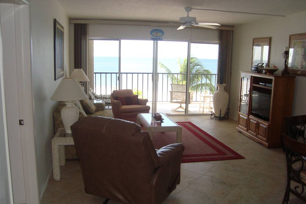 Photo of Livingroom in Fort Myers Beach
