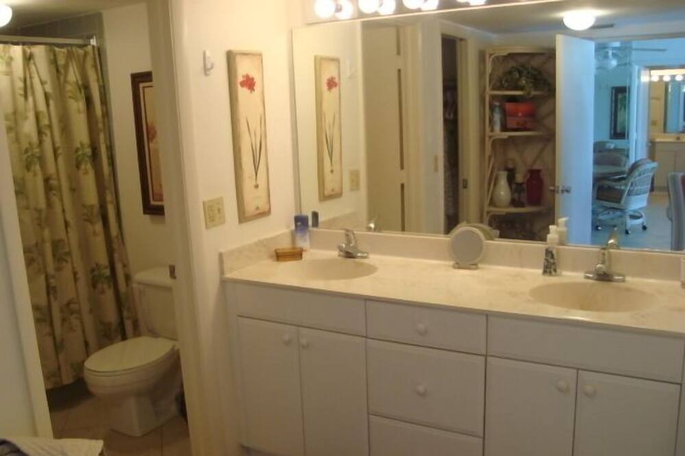 Photo of Bathroom in Fort Myers Beach