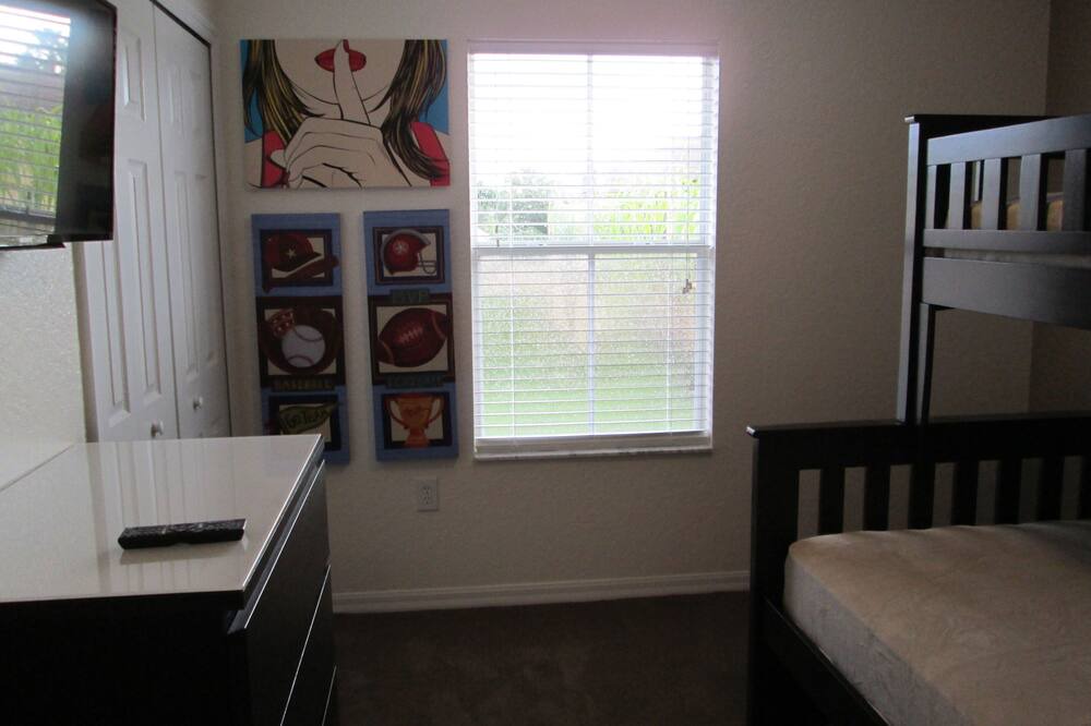 Photo of Bedroom in Regal Palms