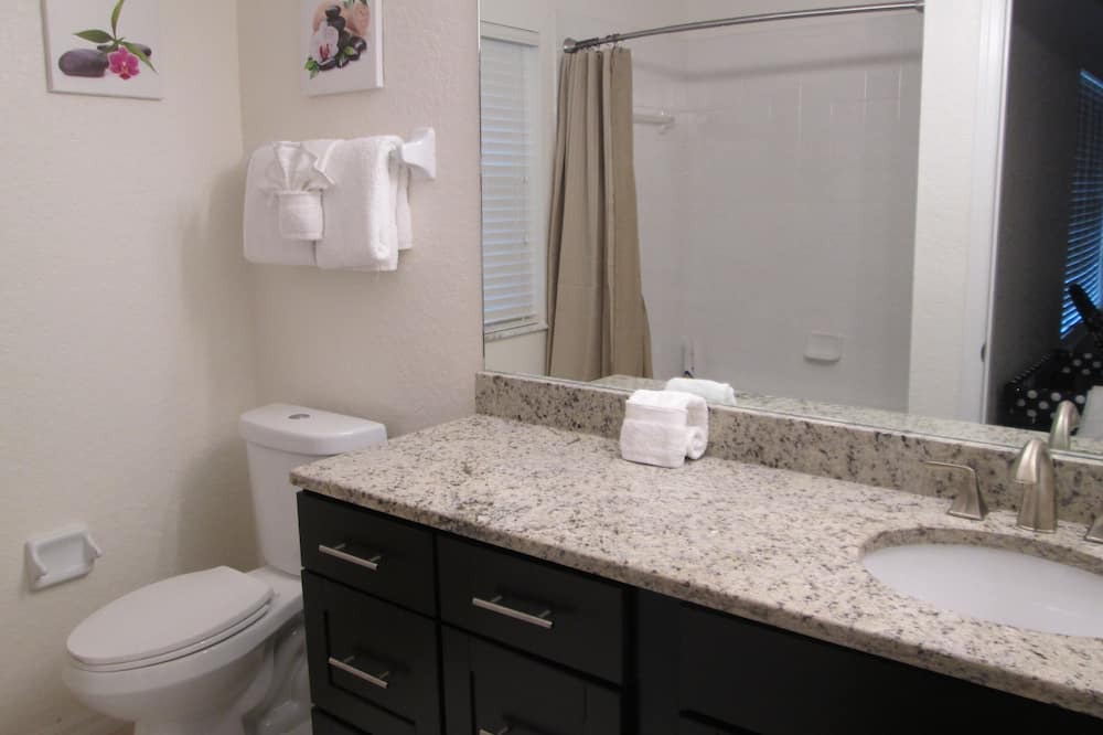 Photo of Bathroom in Regal Palms