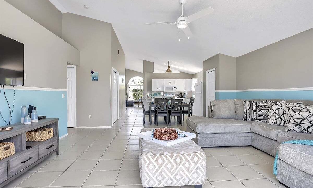 Photo of Others in Windward Cay
