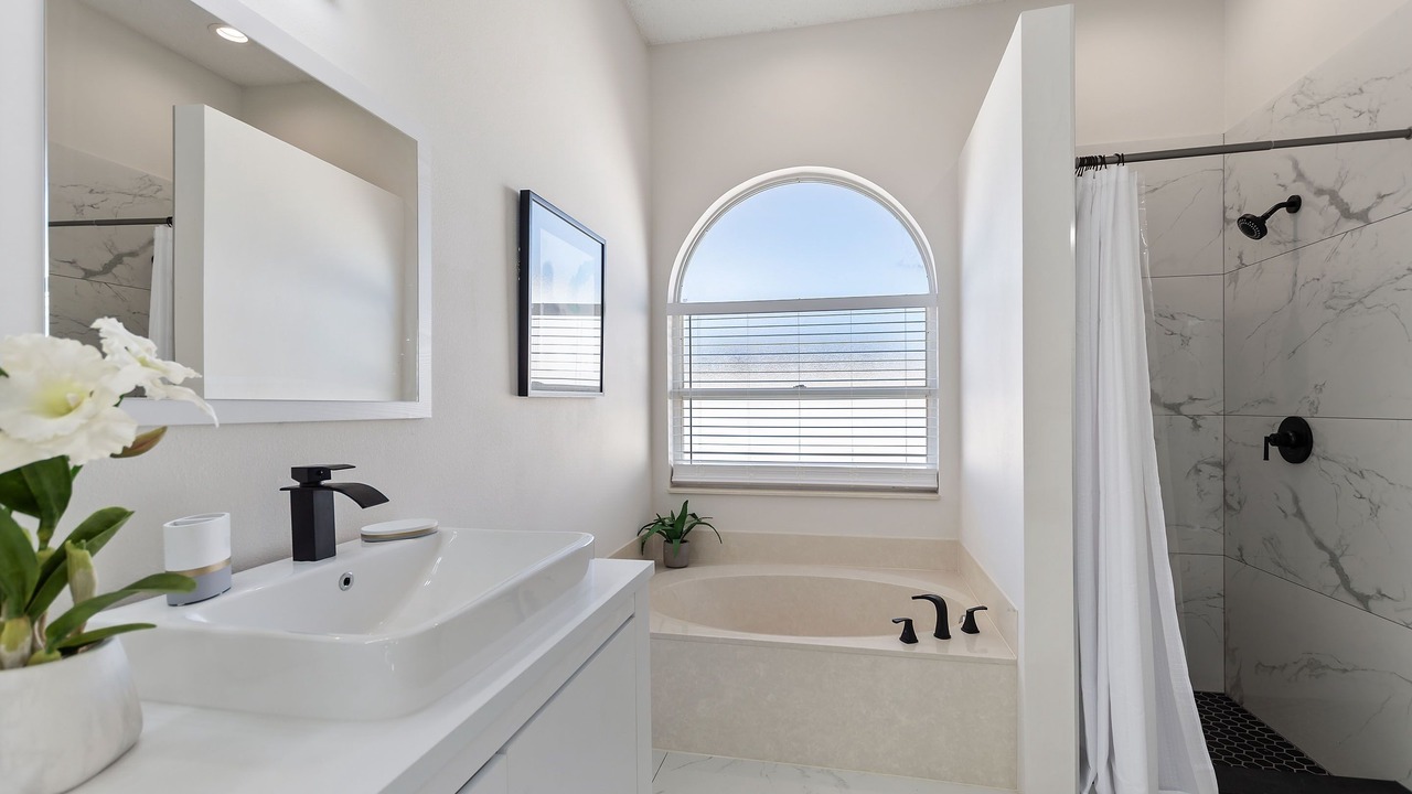 Photo of Bathroom in Lindfields