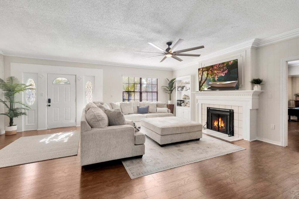 Photo of Livingroom in Allen's Ridge