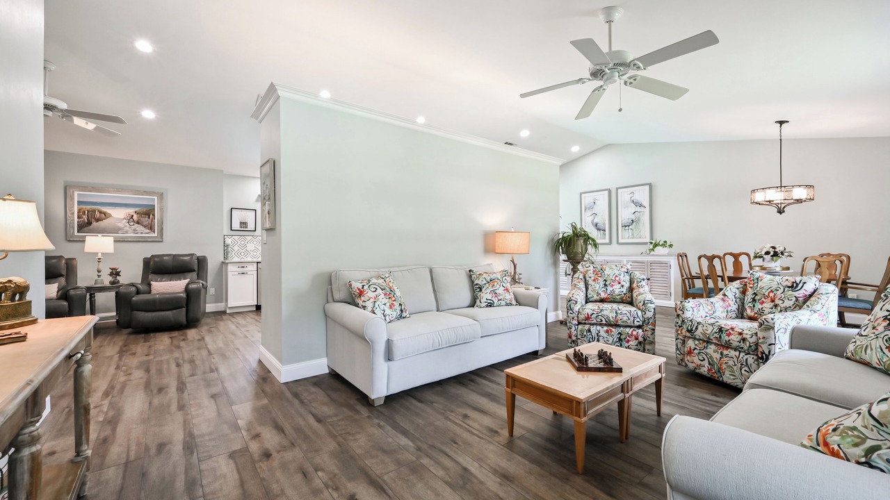 Photo of Livingroom in Central Naples