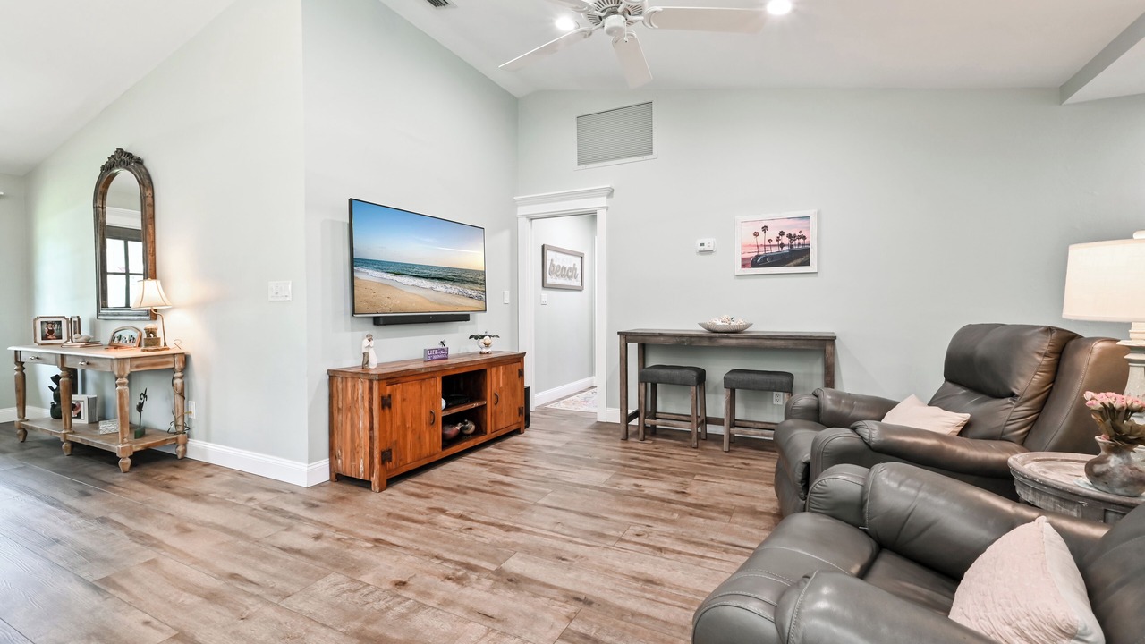 Photo of Livingroom in Central Naples