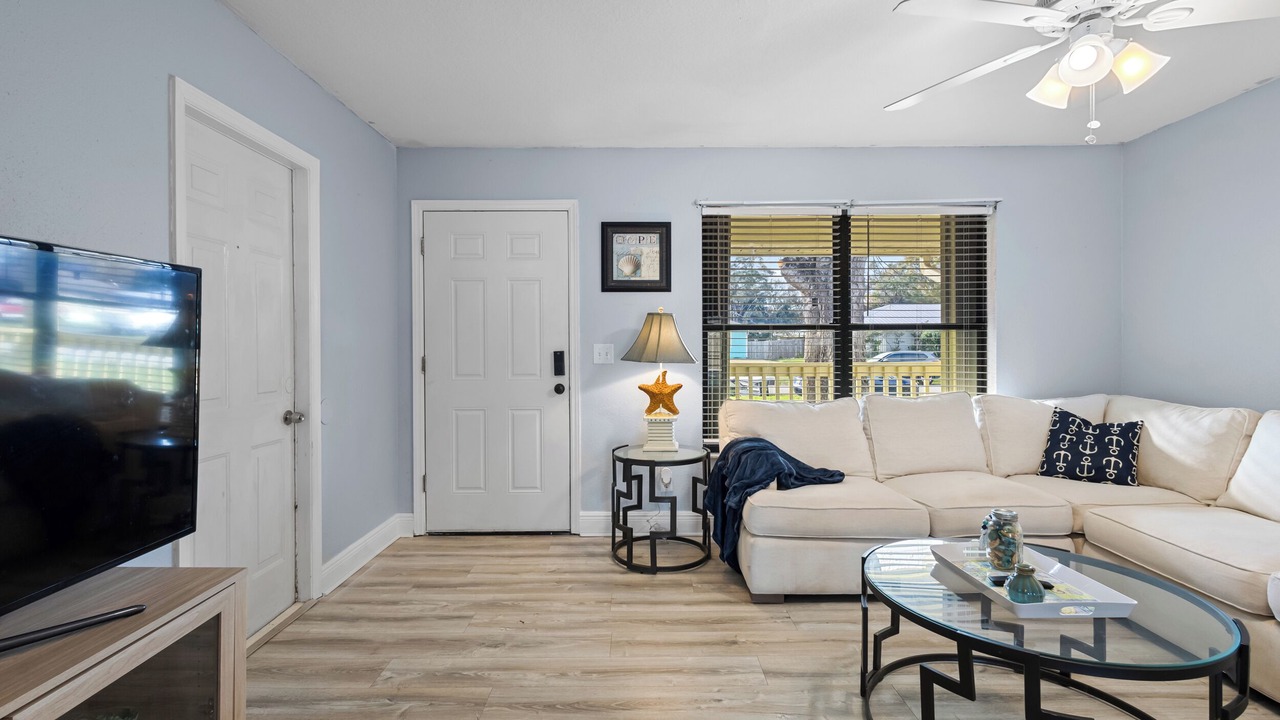 Photo of Livingroom in Indian River Estates