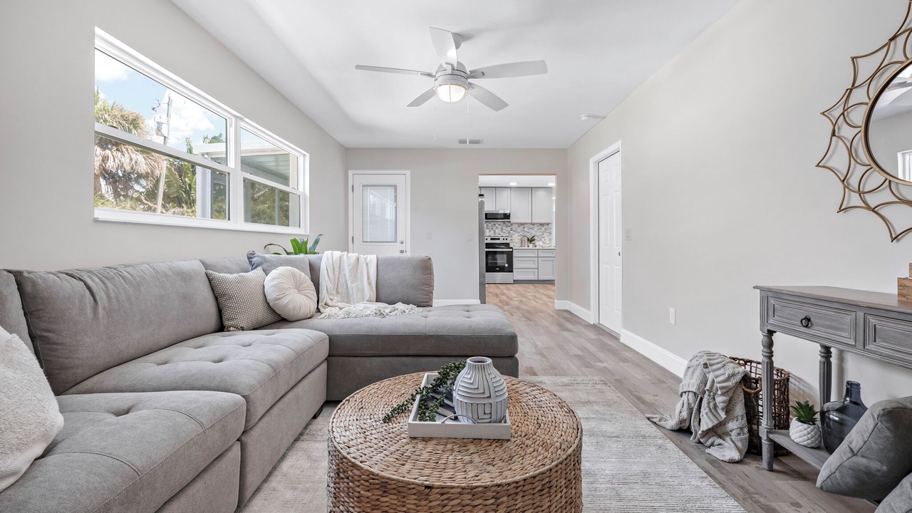 Photo of Livingroom in Indian Harbour Beach