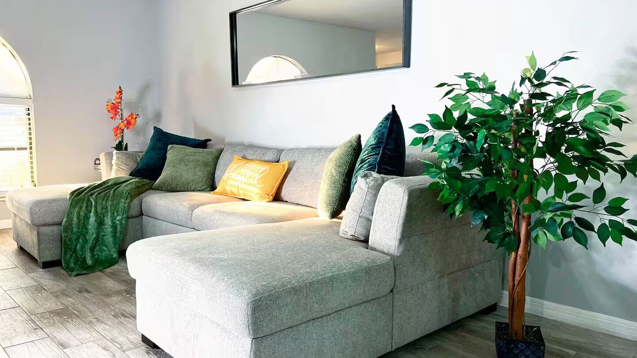 Photo of Livingroom in Lochmoor Waterway Estates