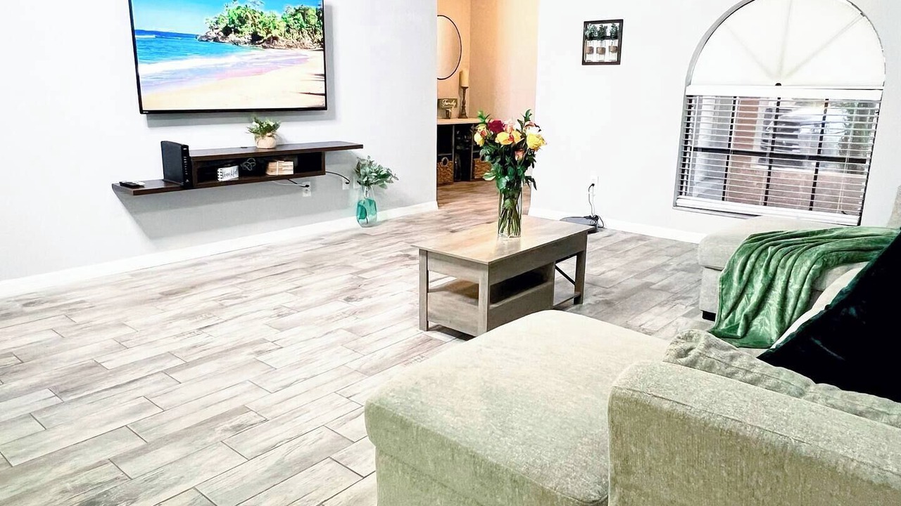 Photo of Livingroom in Lochmoor Waterway Estates