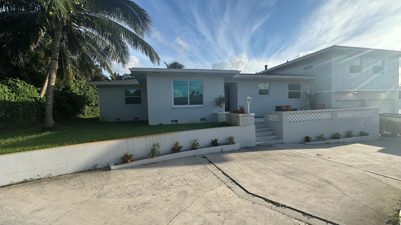 Photo of Outdoor in Lake Worth Corridor