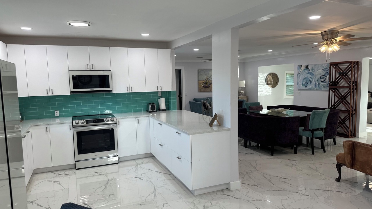 Photo of Kitchen in Lake Worth Corridor