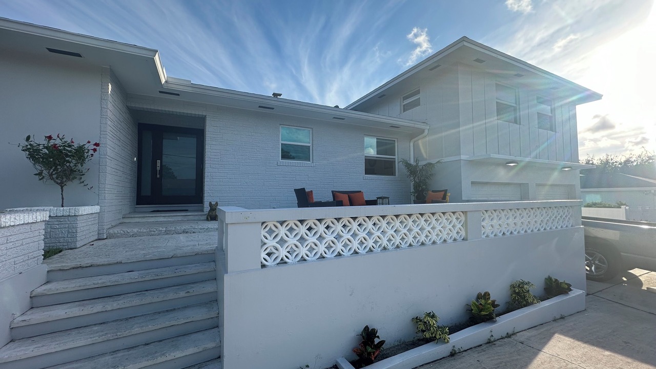 Photo of Outdoor in Lake Worth Corridor