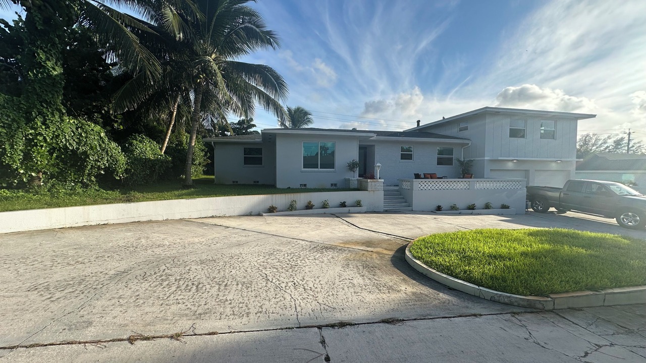 Photo of Outdoor in Lake Worth Corridor
