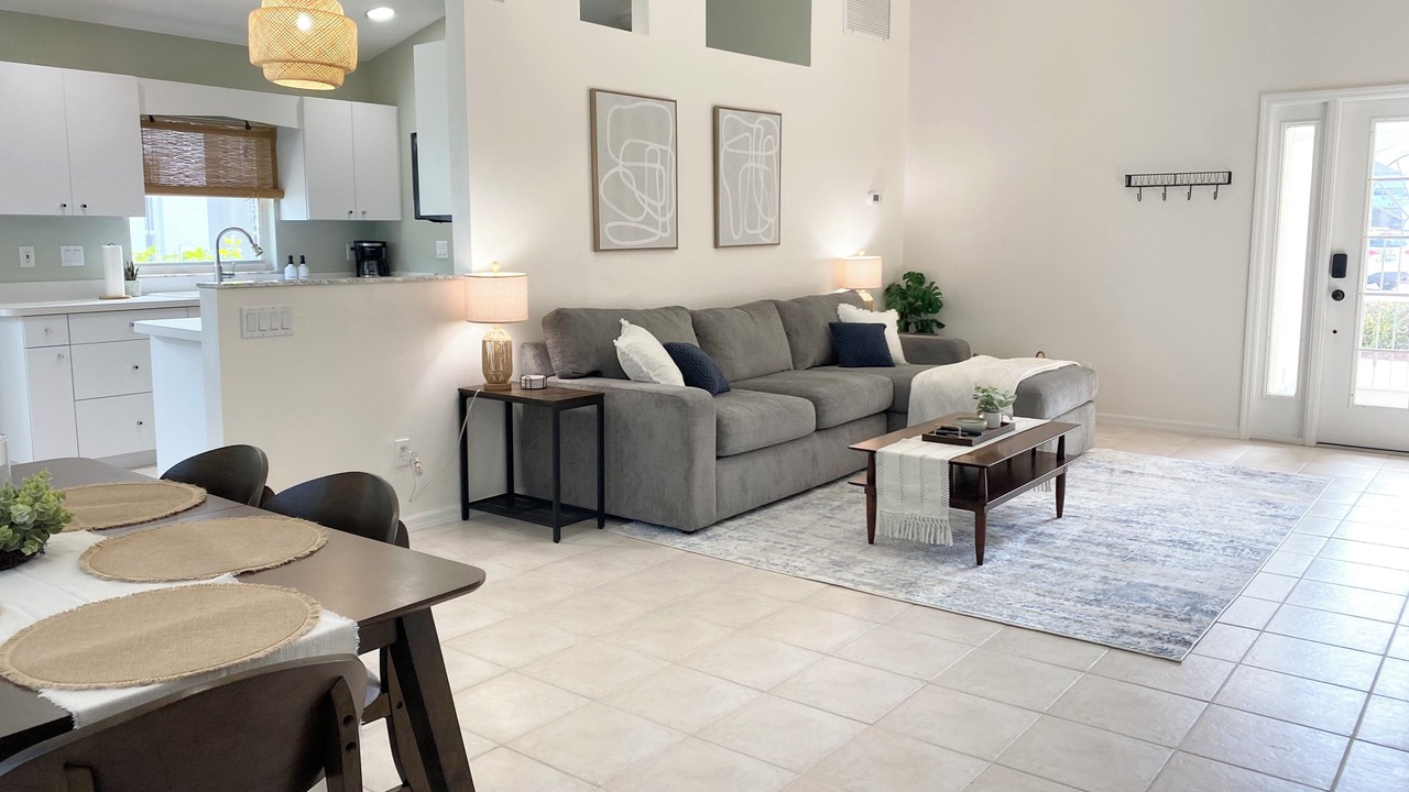 Photo of Livingroom in Sabal Springs