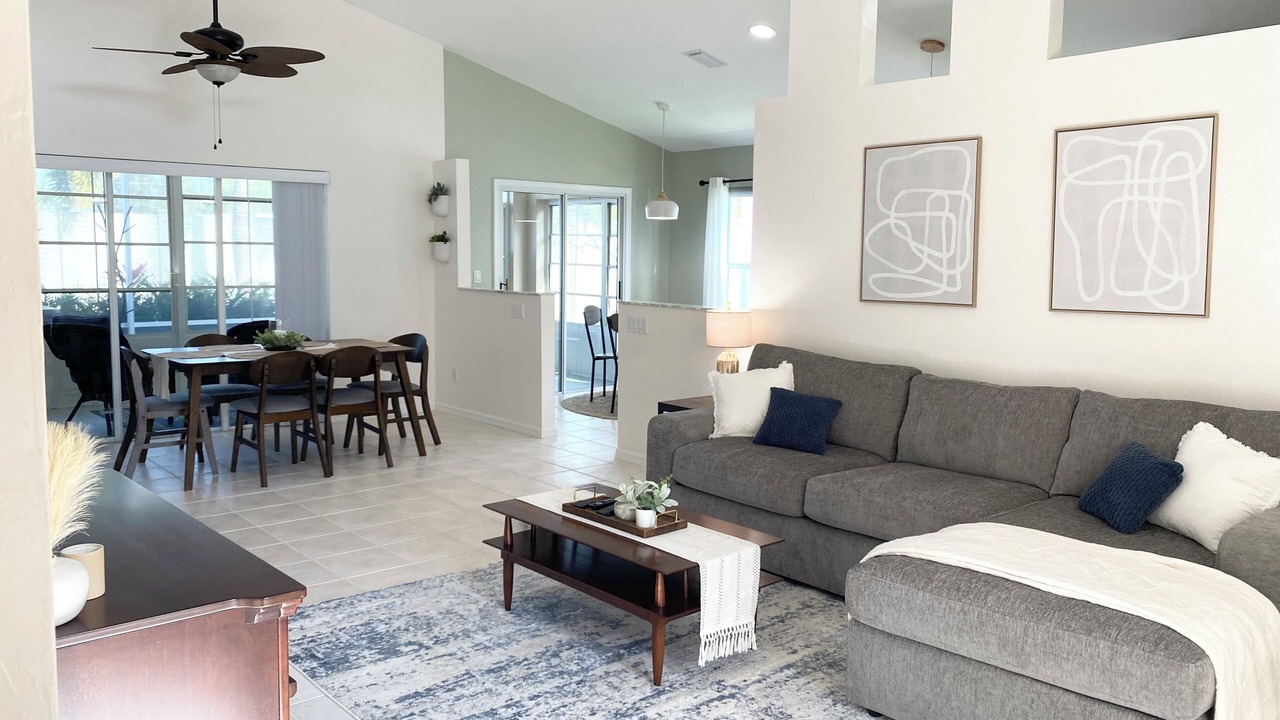 Photo of Livingroom in Sabal Springs