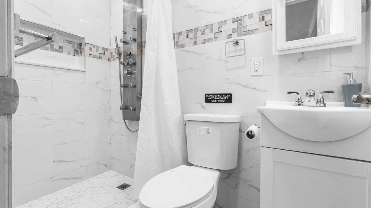 Photo of Bathroom in Boulevard Heights