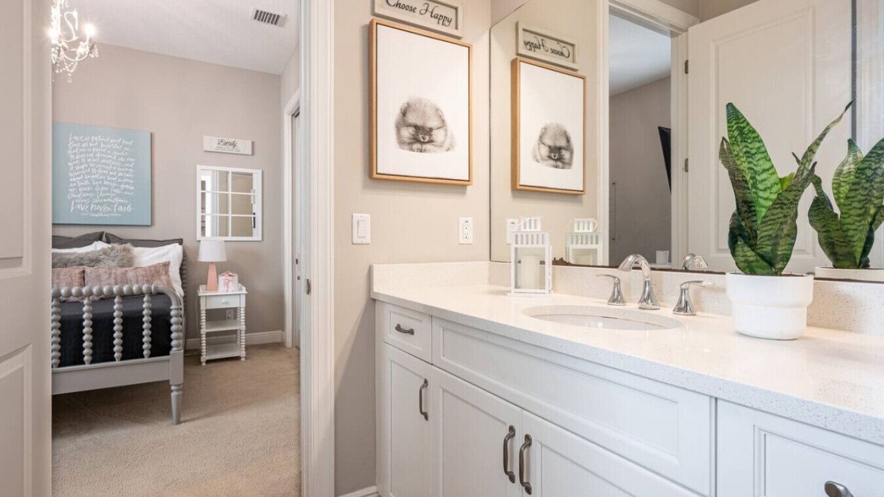 Photo of Bathroom in Parkland