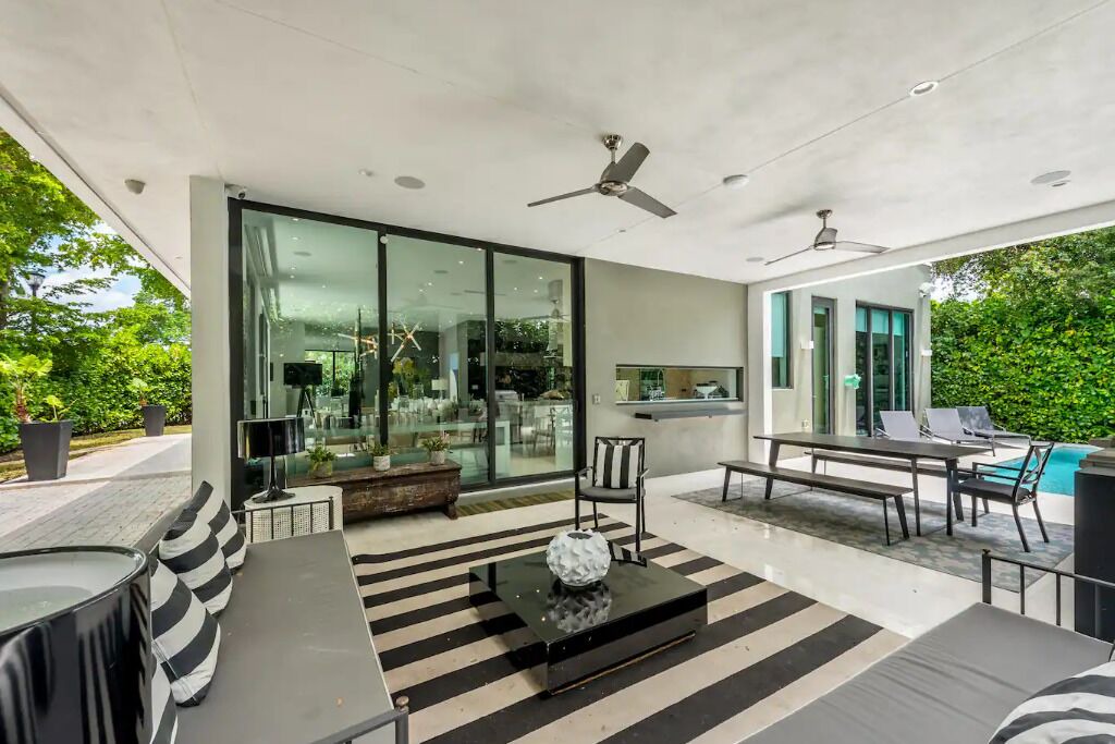 Photo of Patio Balcony in Northeast Miami