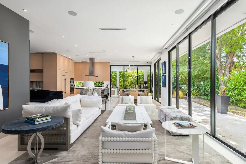 Photo of Livingroom in Northeast Miami
