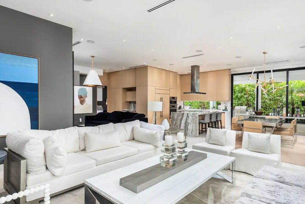 Photo of Livingroom in Northeast Miami