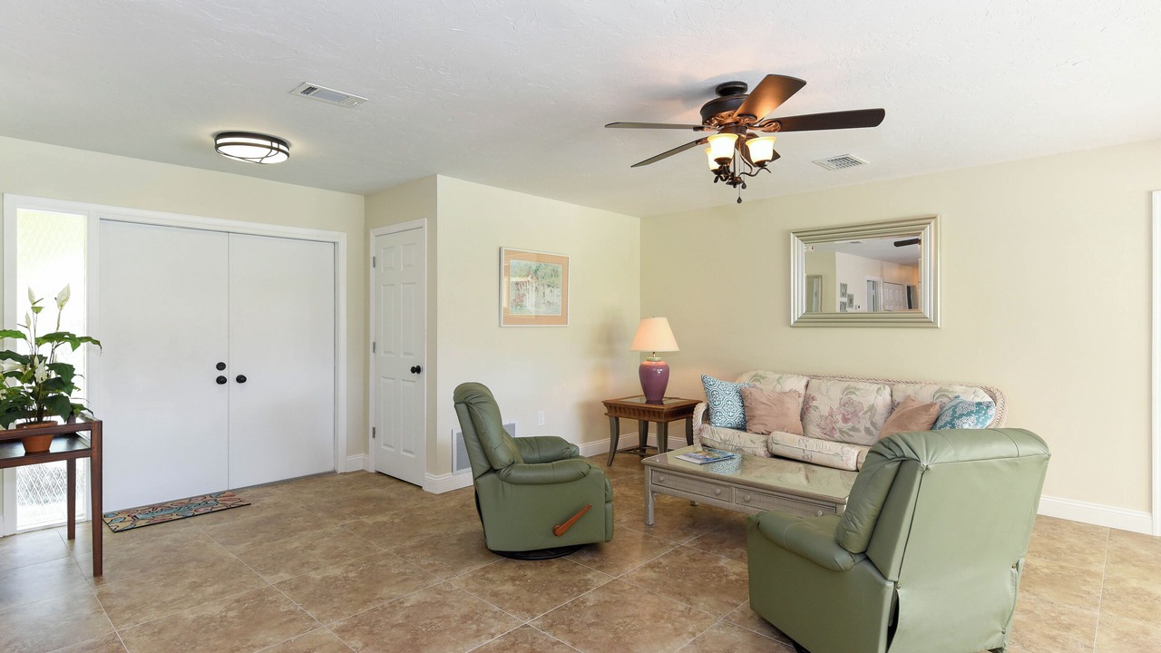 Photo of Livingroom in Laurel