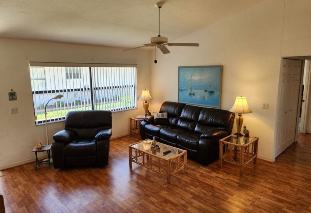 Photo of Livingroom in Highland