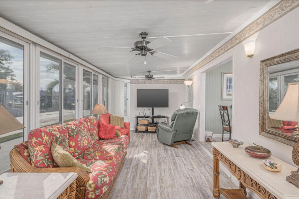 Photo of Livingroom in Hutchinson Island South