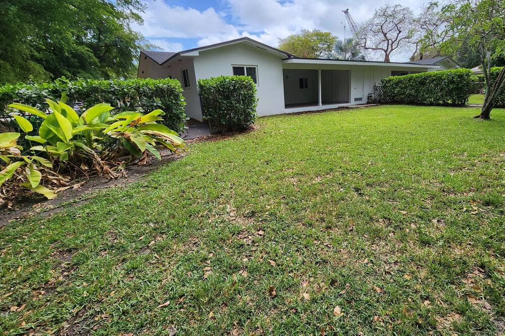 Photo of Outdoor in Pinecrest