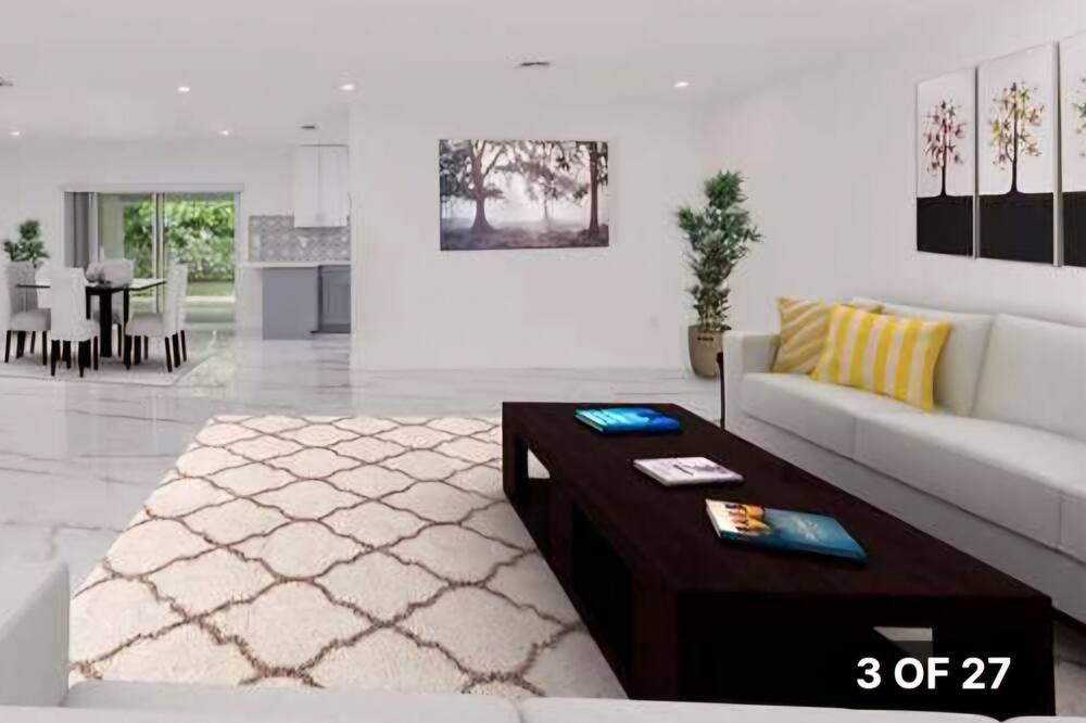 Photo of Livingroom in Pinecrest