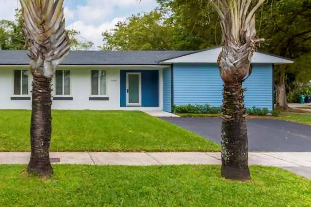 Photo of Outdoor in Pinecrest