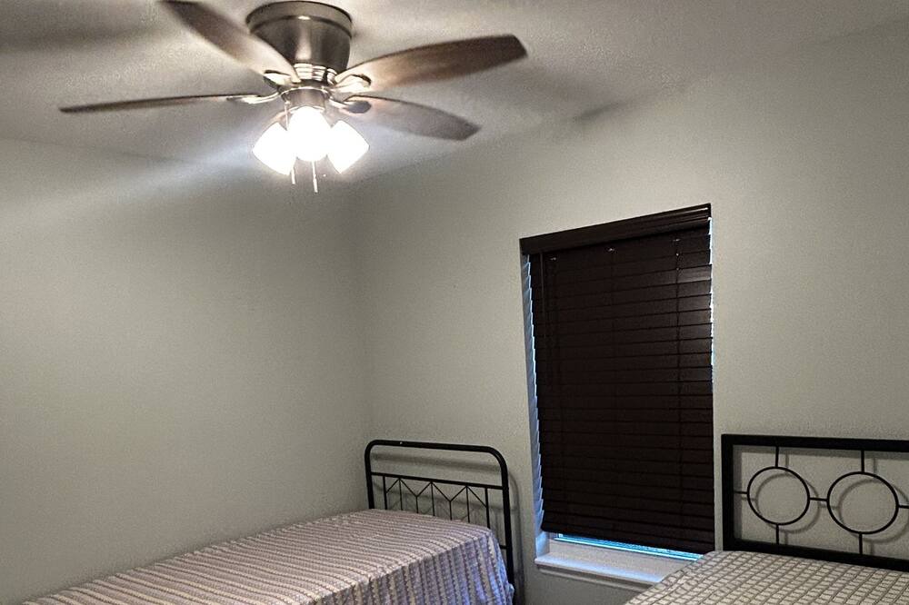 Photo of Bedroom in Okeechobee