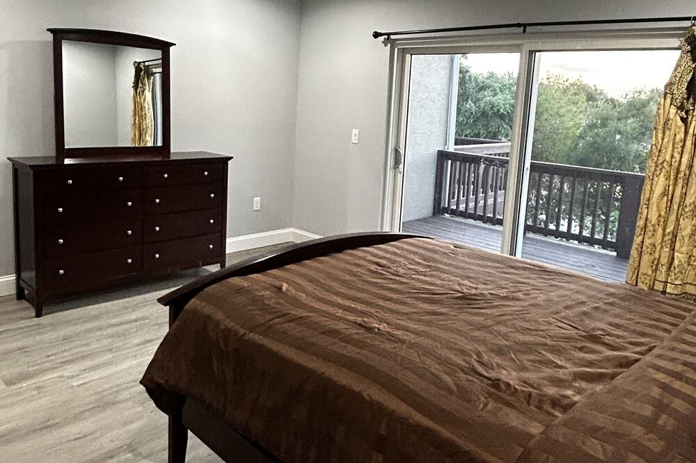 Photo of Bedroom in Okeechobee