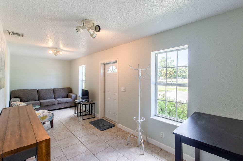 Photo of Livingroom in Loxahatchee Groves