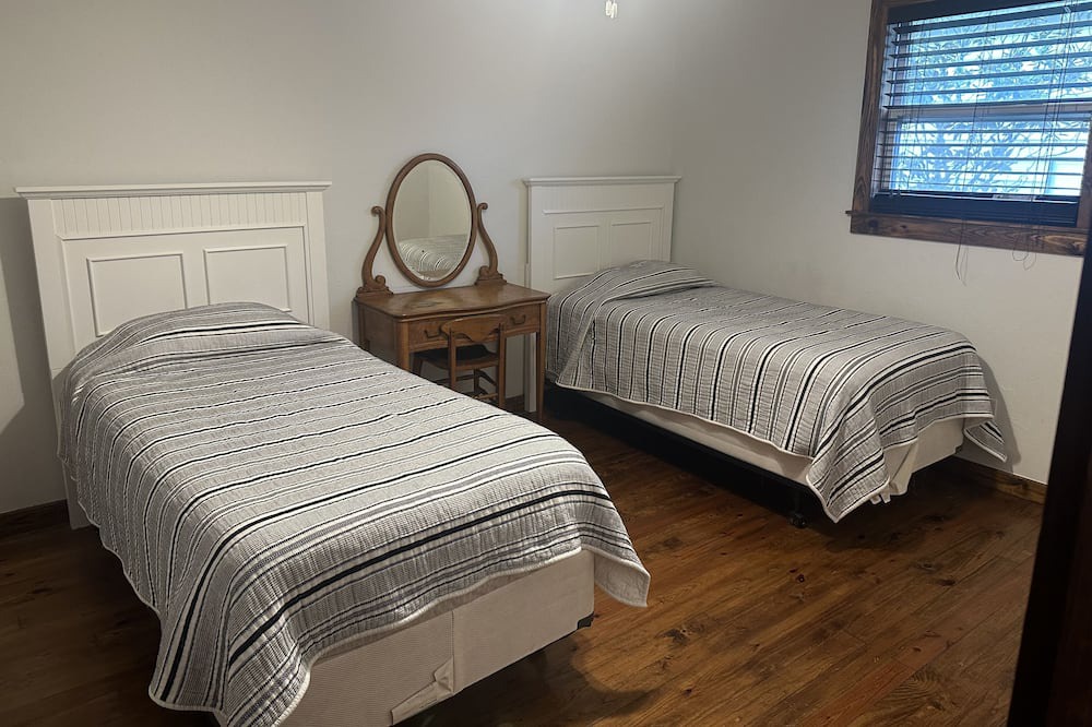 Photo of Bedroom in Bee Ridge