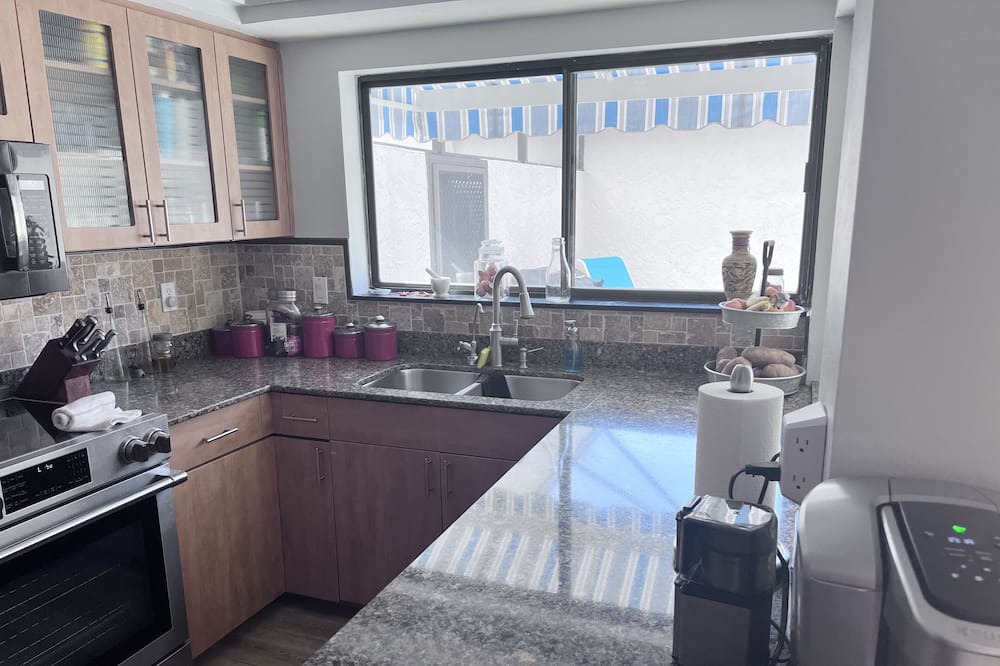 Photo of Kitchen in Glen Oaks