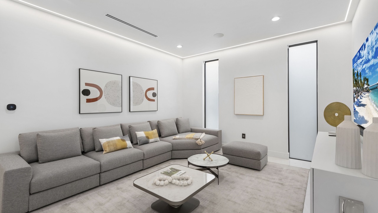 Photo of Livingroom in Northeast Miami