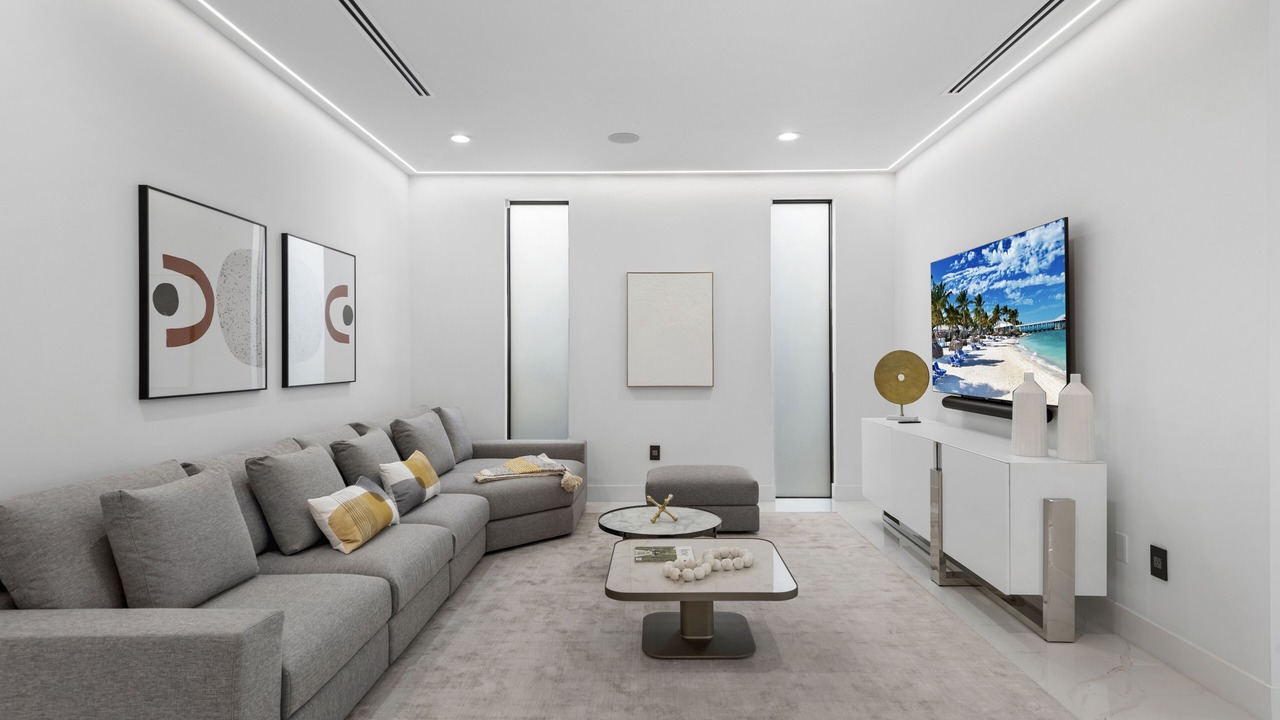 Photo of Livingroom in Northeast Miami