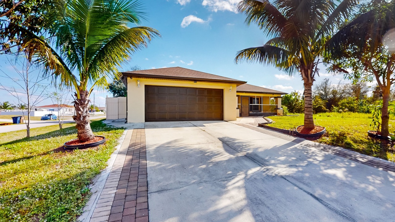 Photo of Outdoor in Lehigh Acres