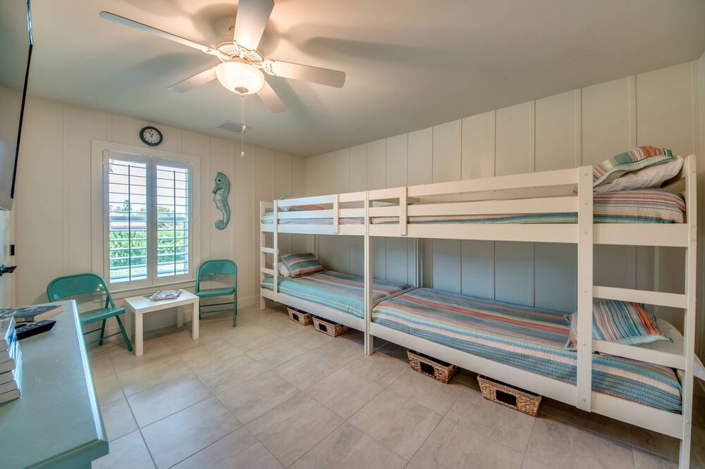 Photo of Bedroom in Beachview Country Club Estates