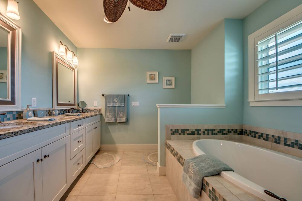 Photo of Bathroom in Beachview Country Club Estates
