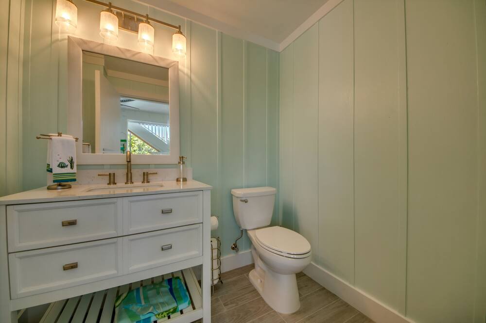 Photo of Bathroom in Beachview Country Club Estates