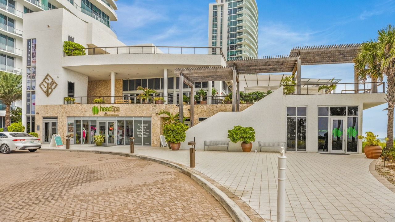 Photo of Outdoor in Hollywood