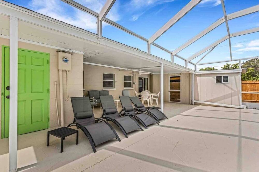 Photo of Patio Balcony in Bayshore Gardens