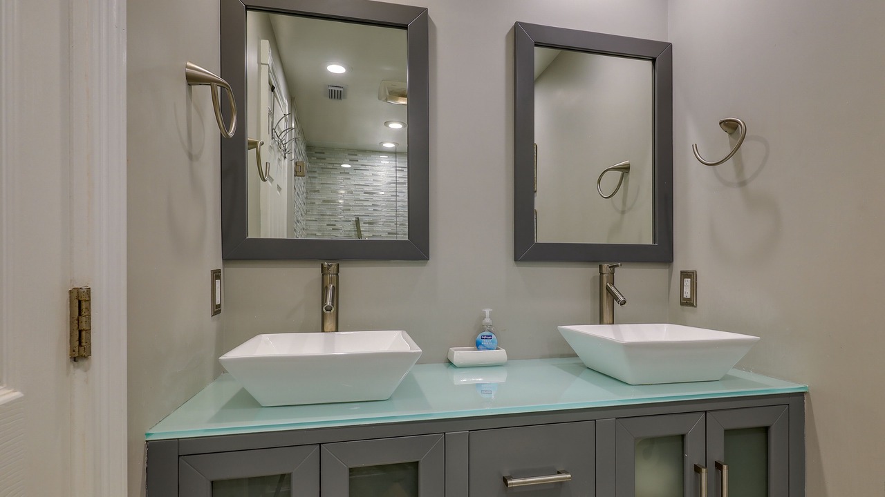 Photo of Bathroom in Limona Improvement