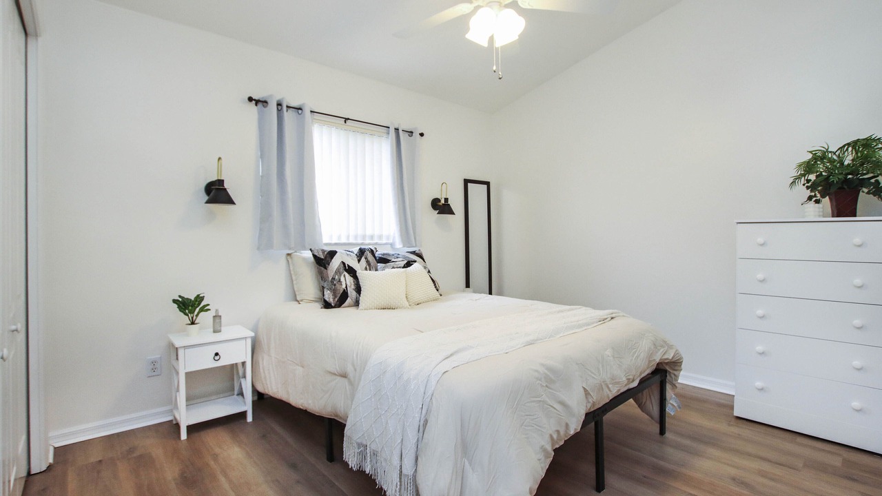 Photo of Bedroom in Sabal Springs