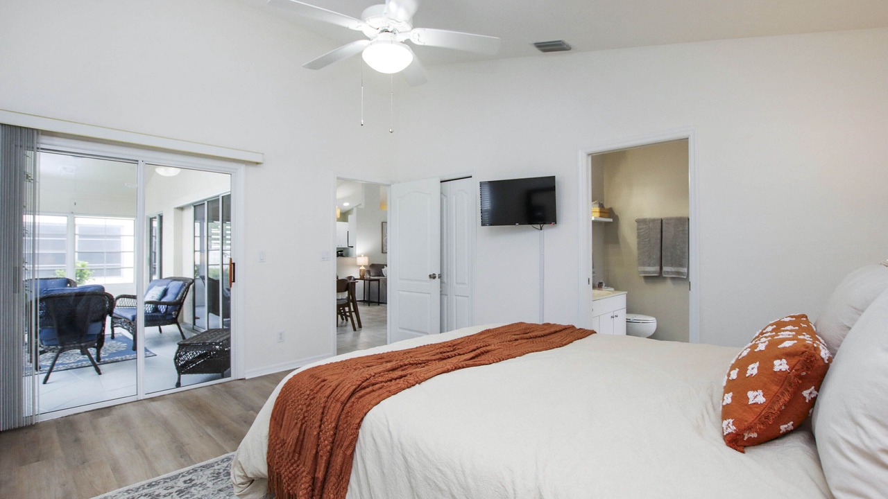 Photo of Bedroom in Sabal Springs