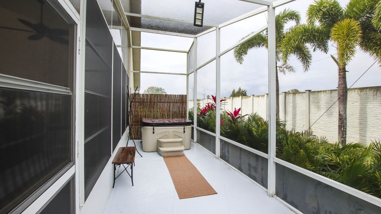 Photo of Patio Balcony in Sabal Springs