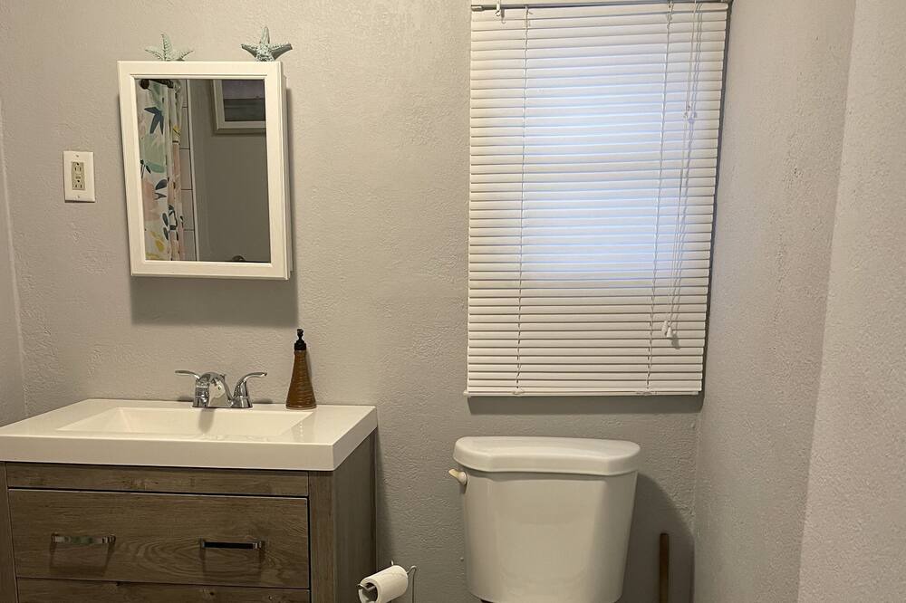 Photo of Bathroom in North Kenwood