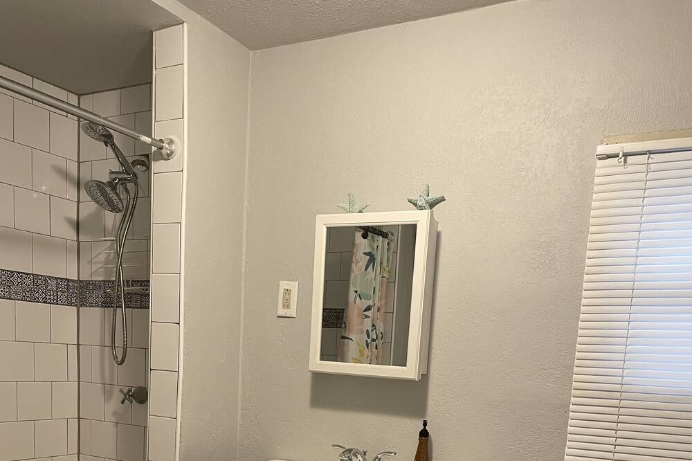 Photo of Bathroom in North Kenwood