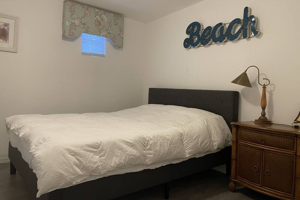 Photo of Bedroom in North Kenwood